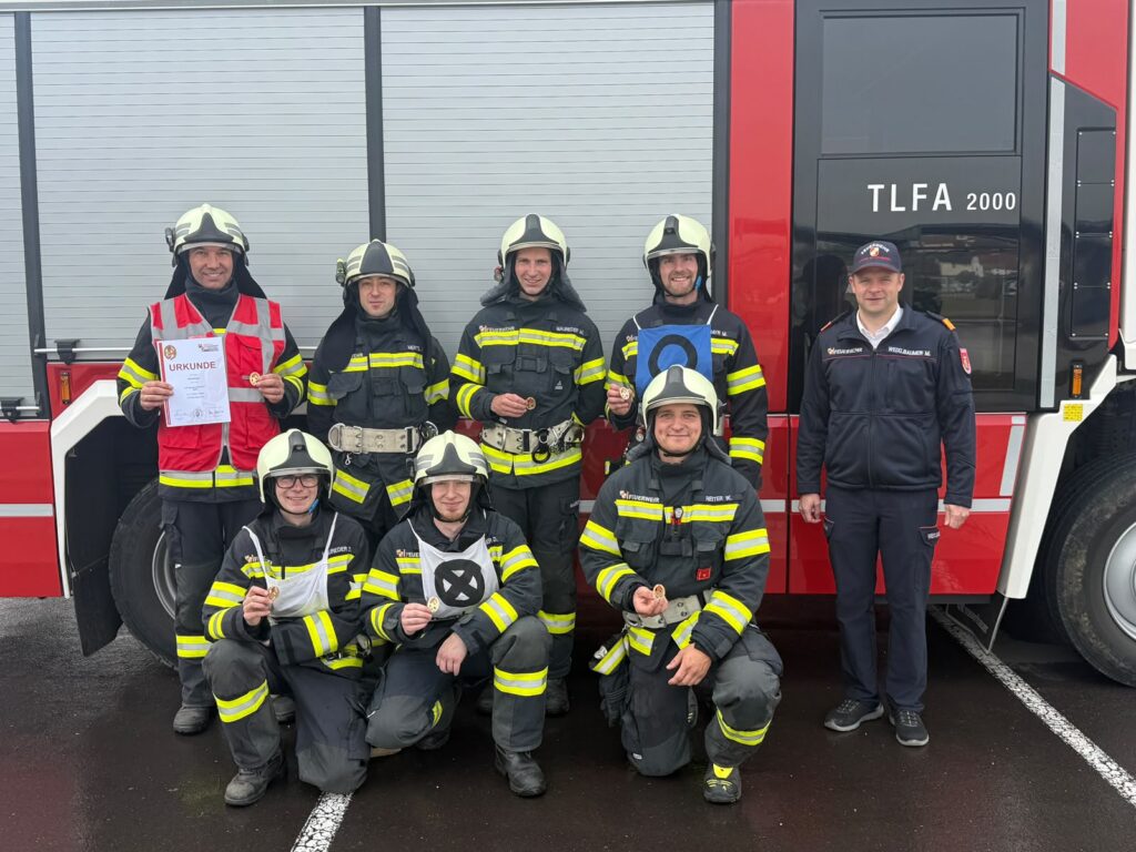 Leistungsprüfung Branddienst erfolgreich absolviert